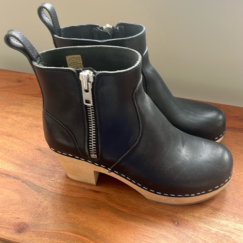 Swedish Hasbeens. Zip It. Size 37